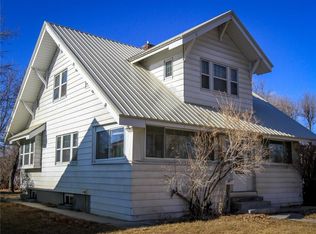 609 2nd St W, Roundup, MT 59072