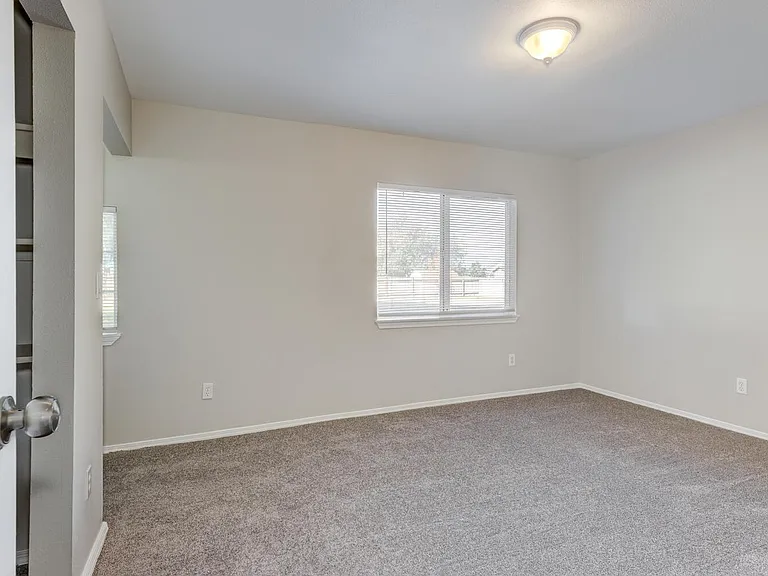 Large Fully Remodeled 3 Bedroom Duplex in Nampa — Photo 21