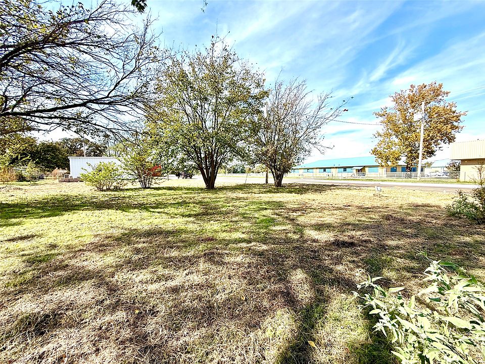 1st image of Hide A Way Rd