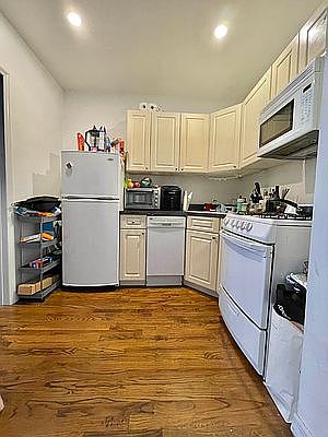 4th image of 503 E 73rd St #5D