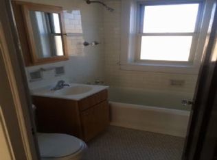 1718 E 70th St, Chicago, IL 60649