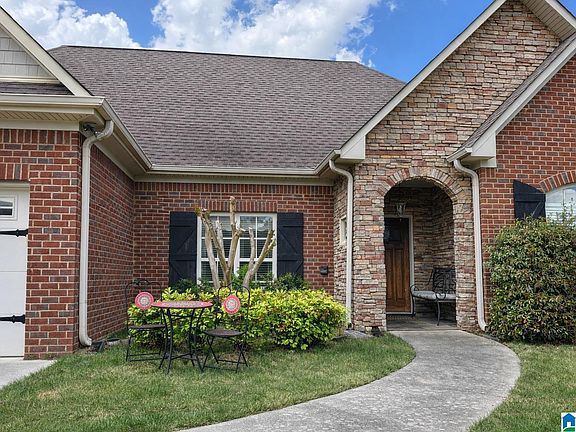 3rd image of 467 River Oaks Ln