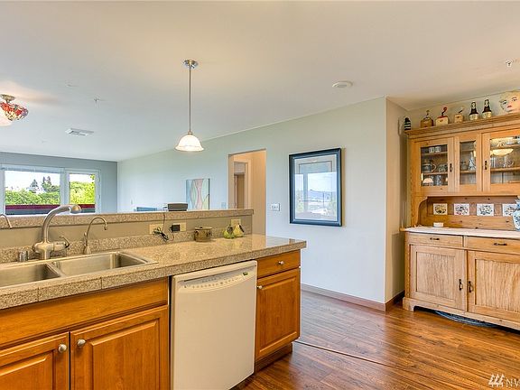 5th image of 3201 Pacific Ave Unit 101