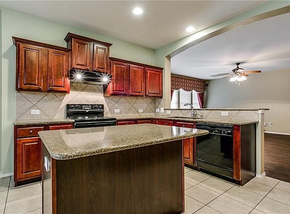 4th image of 2732 Indian Oak Dr