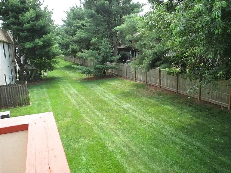 74 Park Gate Dr — Photo 16