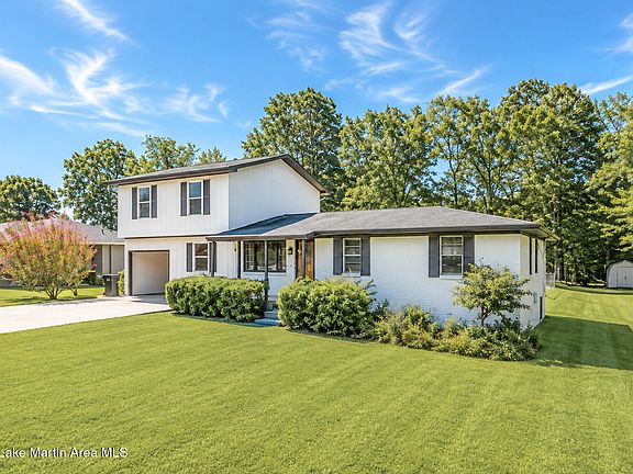 4th image of 1225 Warren Cir S