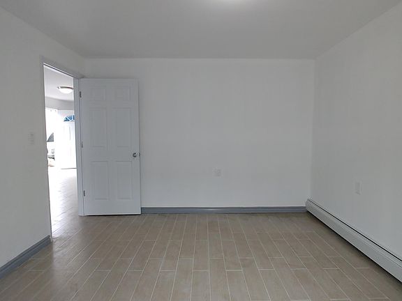 4th image of 226 Beach 98th St #1