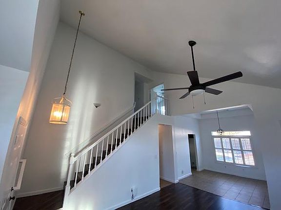 4th image of 2208 E Pinedale Ave