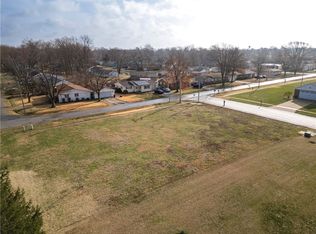 16 Westwood Dr, Catlin, IL 61817