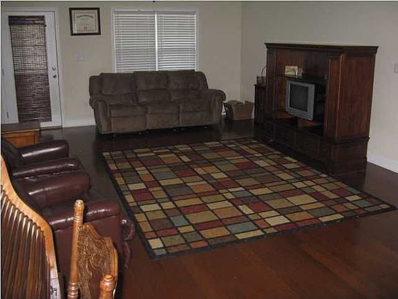 4th image of 105 Nandina Ct
