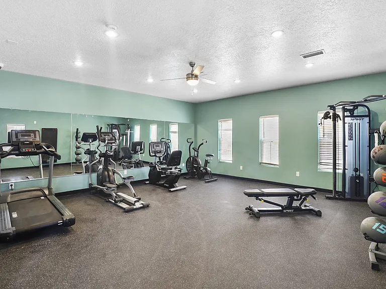 El Paseo Apartments — Photo 24