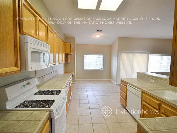 5th image of 3178 Fiji Island St
