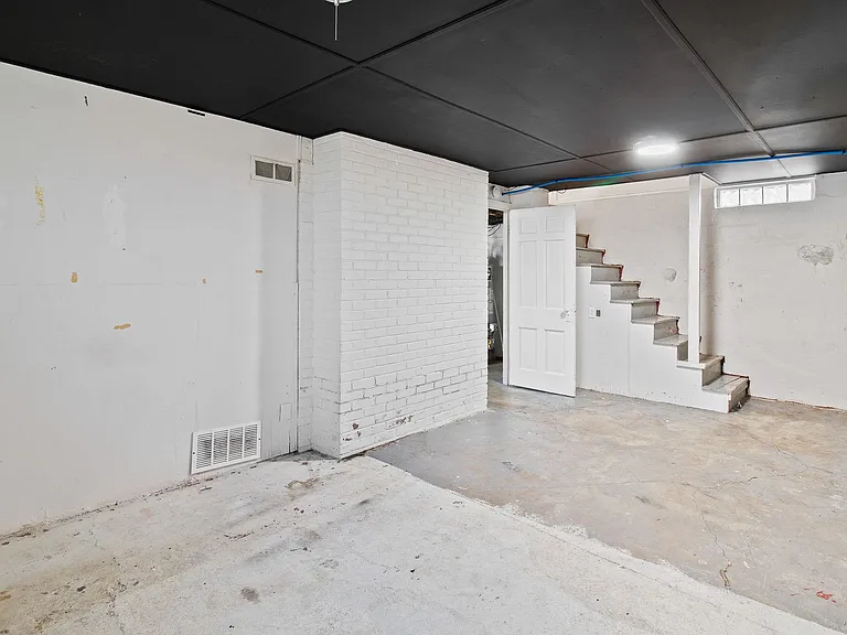 346 N 21st St — Photo 28