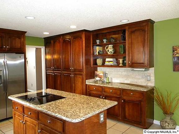 KITCHEN WITH GRANITE COUNTERTOPS