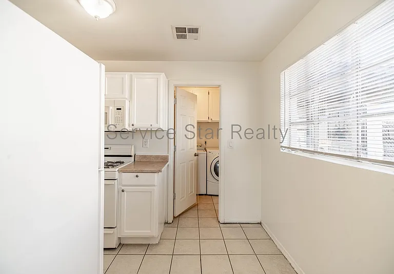 1926 E Osborn Rd #1 — Photo 8