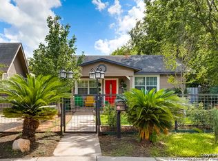 1010 W Ridgewood Ct, San Antonio, TX 78201