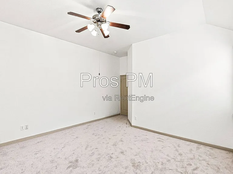 18843 Cove Pointe Dr — Photo 6