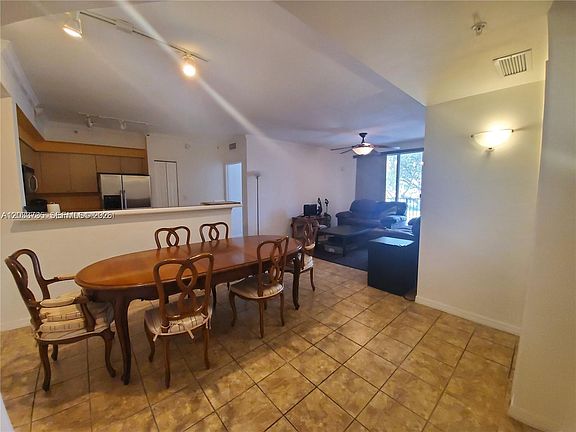 4th image of 6801 SW 44th St APT 203