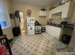 8 Myrtle St #1, Boston, MA 02114