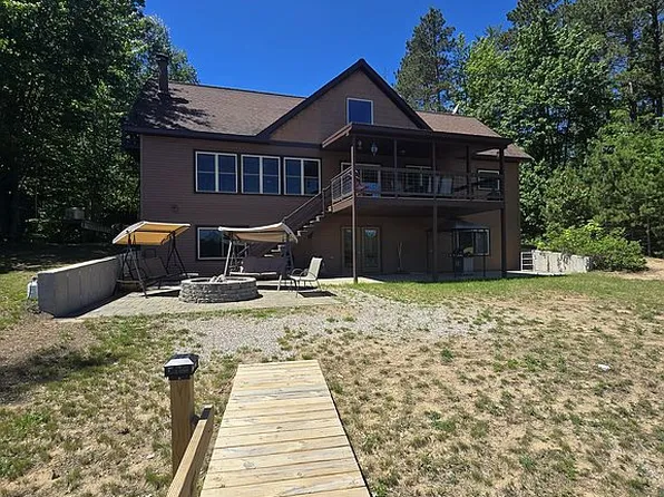 N3940 Hub Dr, Wetmore, MI 49895