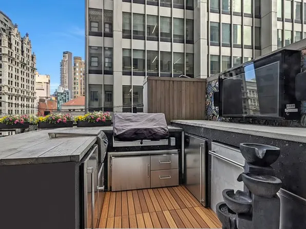 20 Pine Street image 1 of 7