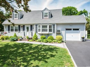 131 Lodge Ave, Huntington Station, NY 11746