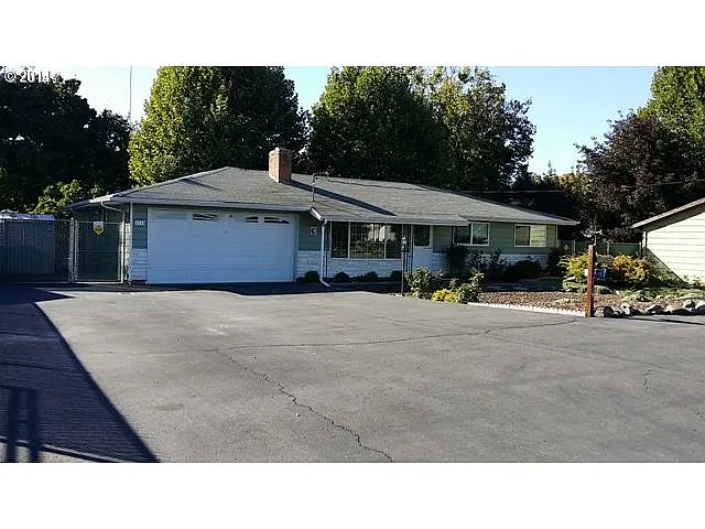 3119 Connell Ave photo 1