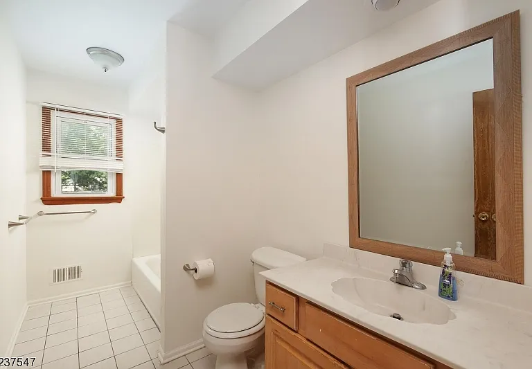 2128 W Broad St — Photo 19