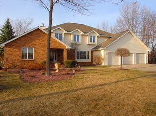 W2810 Oakridge Dr, Appleton, WI 54915