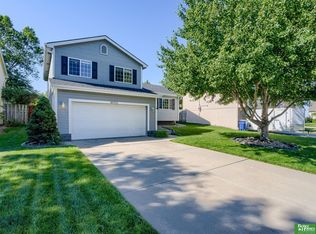 18733 T St, Omaha, NE 68135