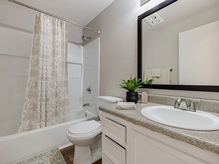 Moreland Place Apartments — Photo 19