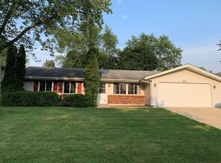 601 S Walnut Ln, Schaumburg, IL 60193