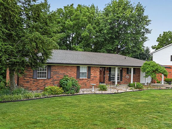 3rd image of 210 Ridgelea Dr