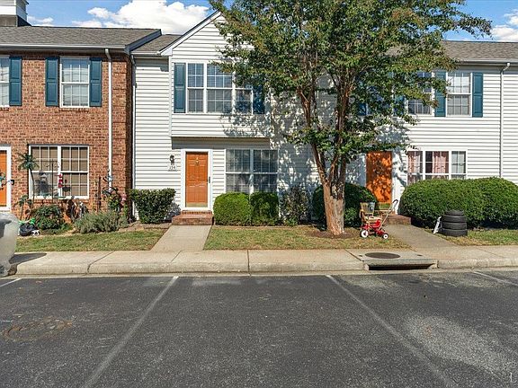 2nd image of 154 Mulberry Cir