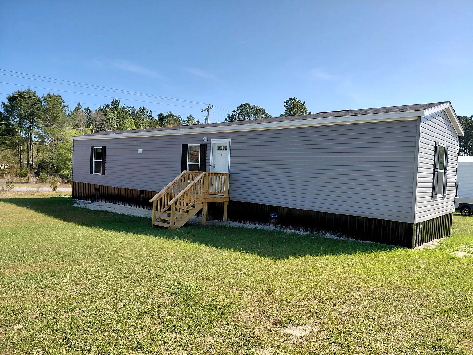 3 bed, $1,300 — Photo 1