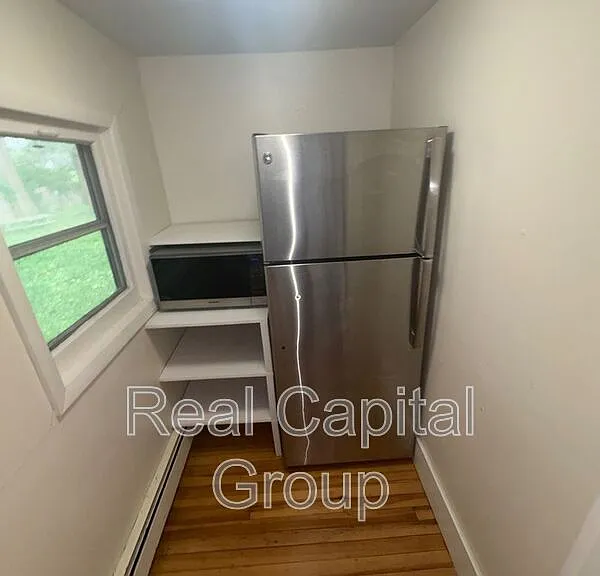 376 Kenwood Ave — Photo 25