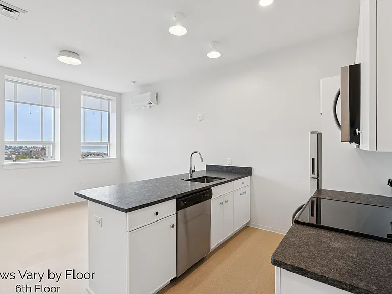 Nightingale — Photo 36