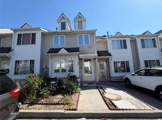 35 Hirsch Ln, Staten Island, NY 10314