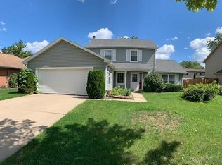 915 N Dexter Ln, Hoffman Estates, IL 60169