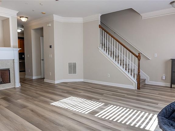 2nd image of 1232 Harris Commons Pl #1232