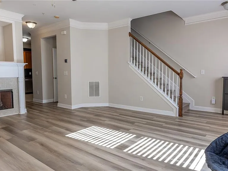 1232 Harris Commons Pl #1213 — Photo 2