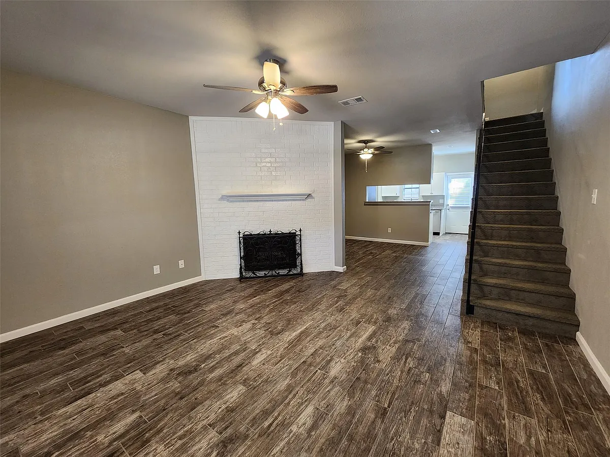 Building Photo - 224 Samuel Blvd #K-4