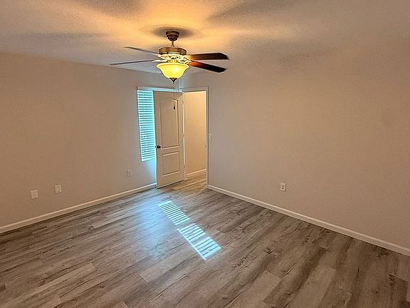4th image of 126 Clemente Dr #126