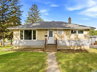 2 Sampson Place, Regina, SK S4R 4R4