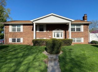 902 Nancy Dr, O'Fallon, IL 62269