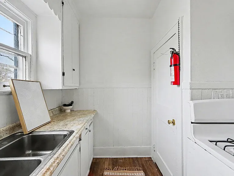 140 Dixie Ave — Photo 7
