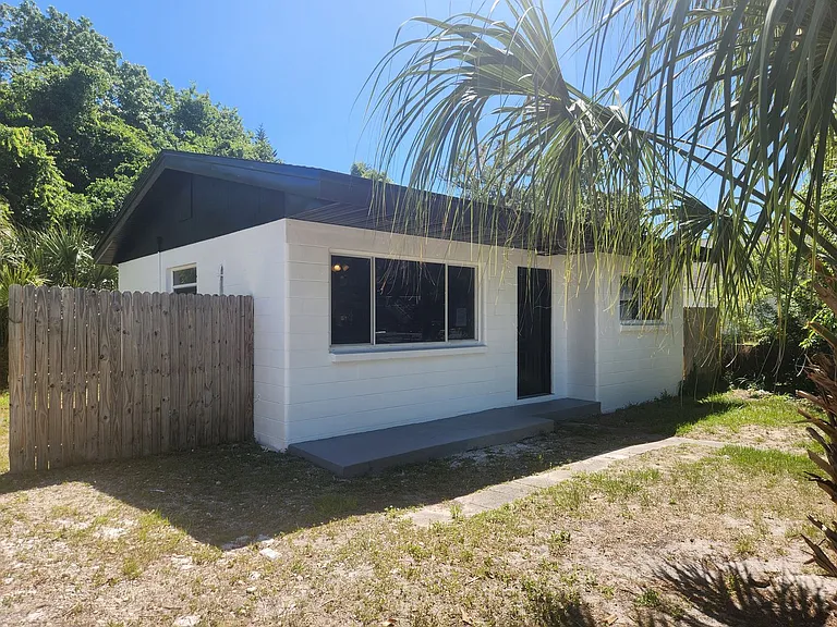 851 State Ave — Photo 11