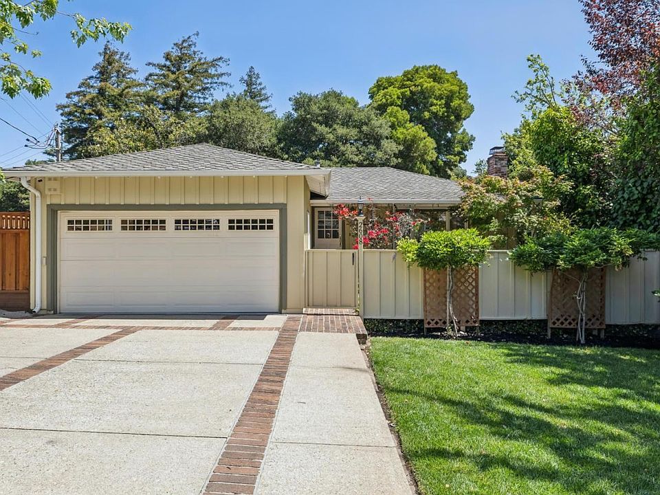 1st image of 2608 Newlands Ave