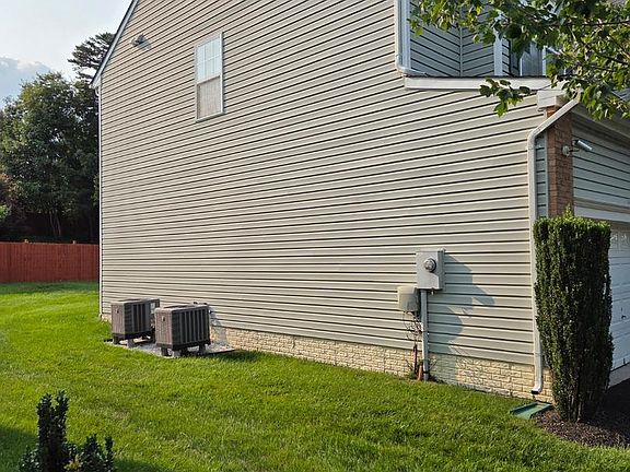 3rd image of 5394 Macdonald Rd