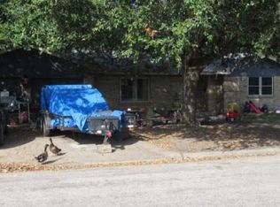 704 N Nueces St, Port Lavaca, TX 77979